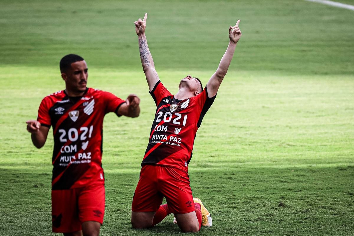 Corinthians é superado pelo Red Bull Bragantino por 1 a 0, no