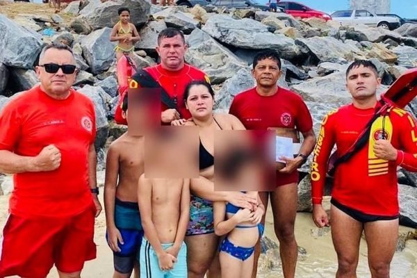 Bombeiros salvam cinco pessoas da mesma família de afogamento
