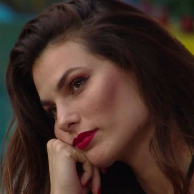 Dayane Mello