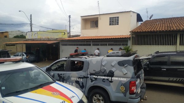 homens detidos
