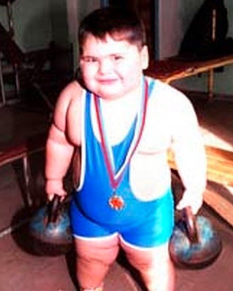 “Garoto mais forte do mundo”, lutador de sumô morre aos 21 anos “Garoto mais forte do mundo”, lutador de sumô morre aos 21 anos