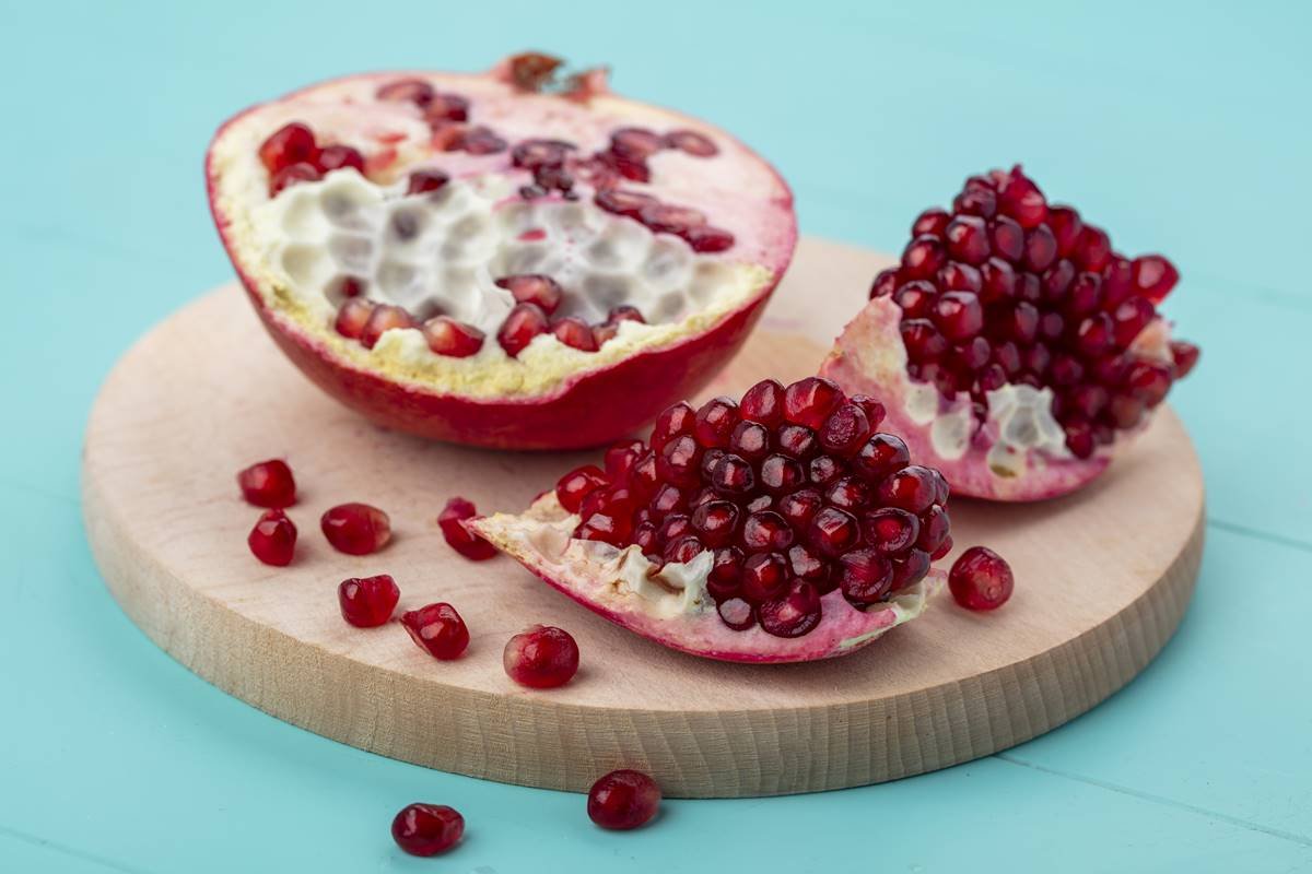 Para emagrecer! Aprenda a fazer chá e suco de romã com poucas calorias