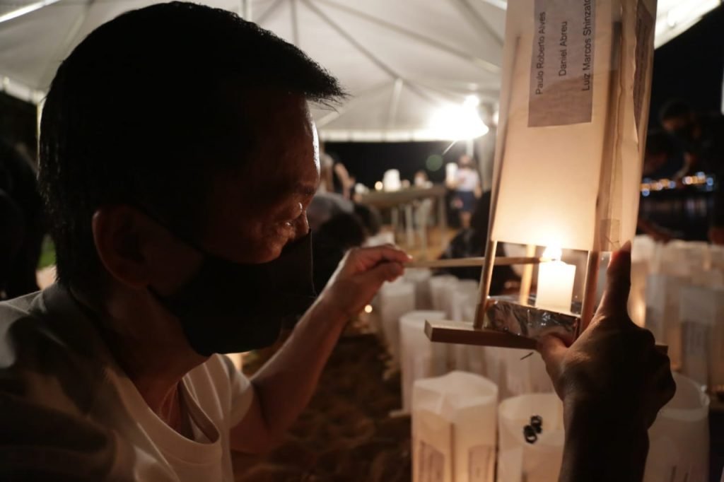 Festival Tooro Nagashi em Brasília, lanternas iluminam o lago Paranoá em homenagem os mortos 6