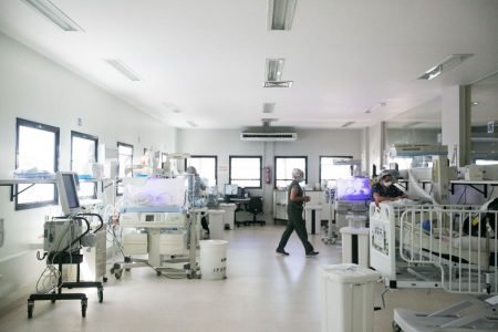 Vice-governador Paco Britto entrega oito leitos da UTI neonatal do HMIB; Leitos UTI
