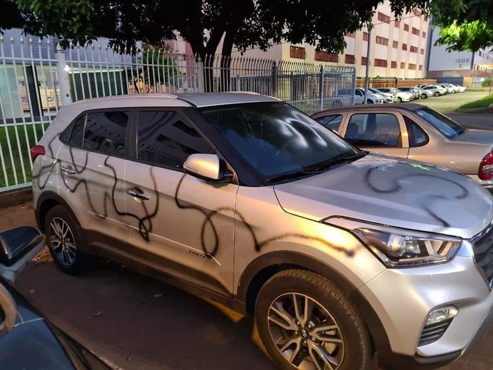 Carro pichado