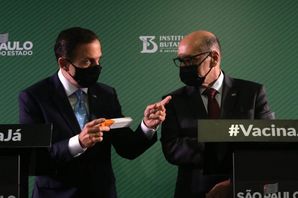João Doria e Dimas Covas apresentam a Coronavac