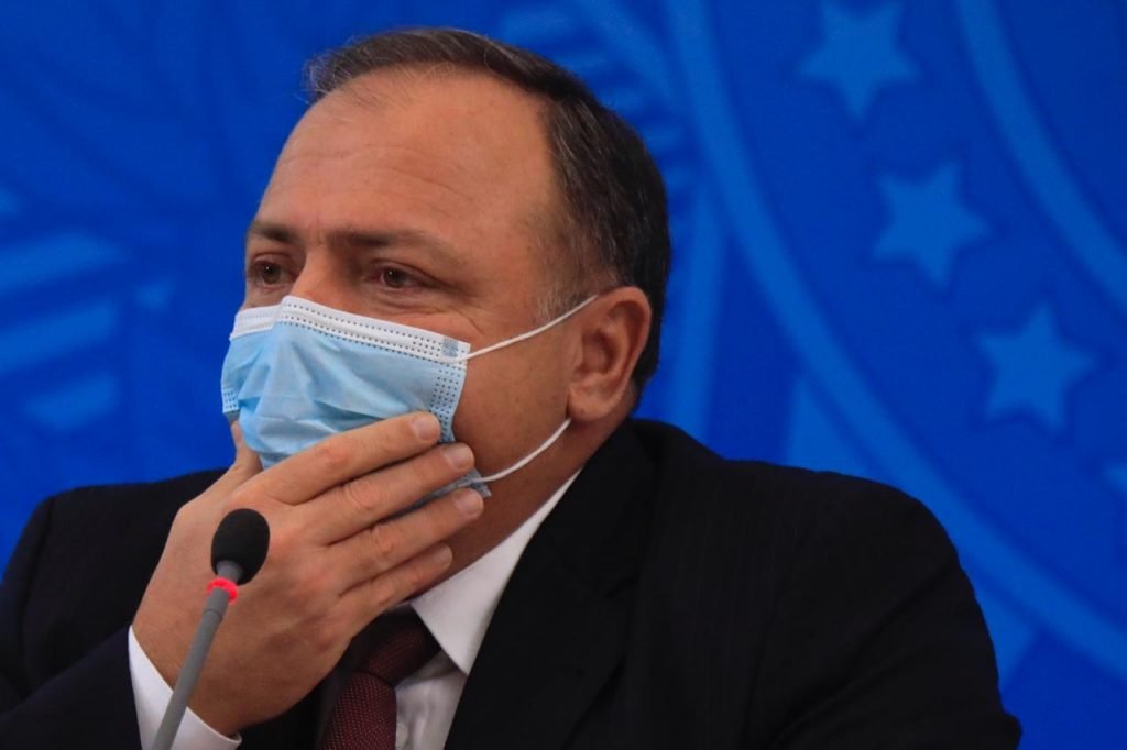 Pazuello anuncia aquisição de 100 milhões de doses da vacina 9