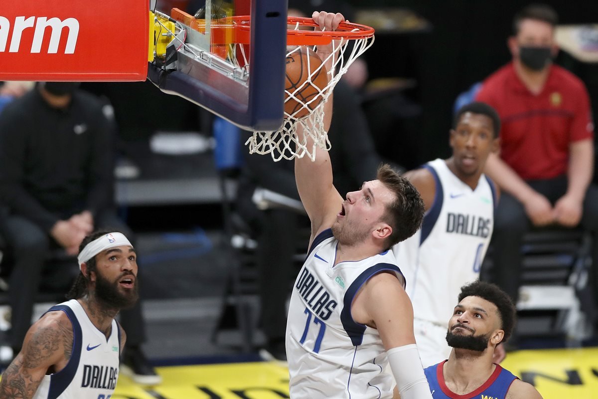 Resumo da NBA: Mavs vence jogo, mas perde Luka Doncic