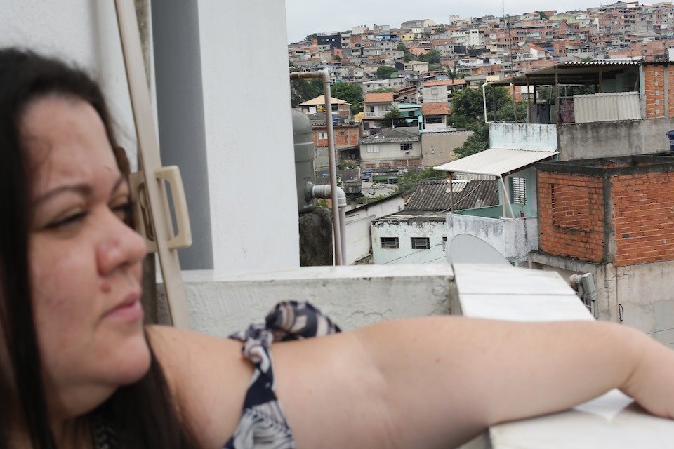Daiana Rodrigues em foto que destaca o bairro do Grajaú
