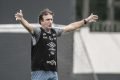 Cuca, técnico do Santos