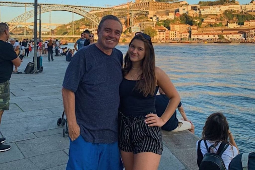 Gugu Liberato e família