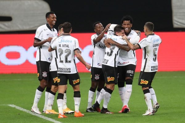 Corinthians vence o Fluminense