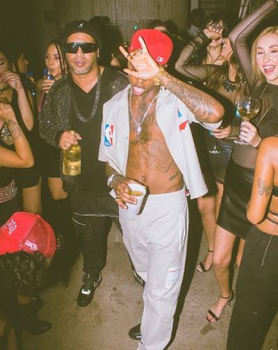 Ronaldinho Gaúcho clipe de rap ‘Rolê aleatório’ com grupo paulista Recayd Mob