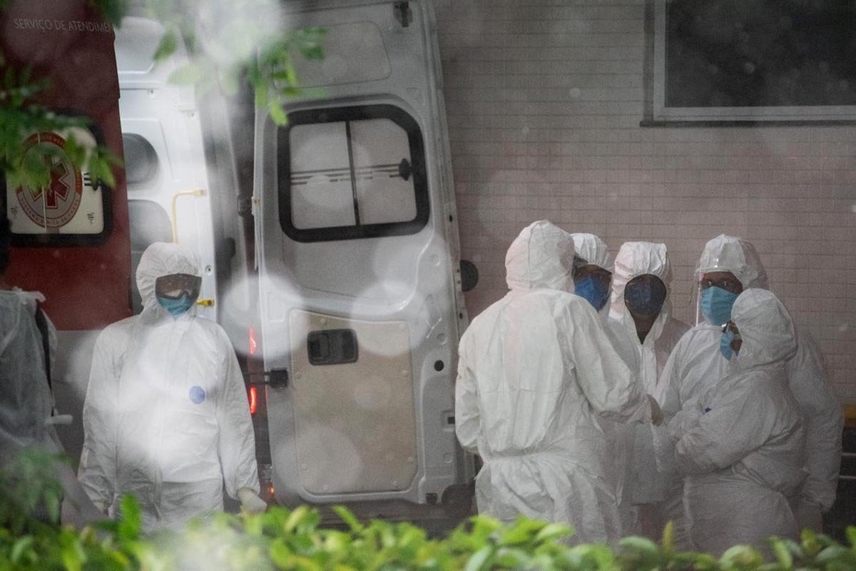 Desde o início da pandemia letalidade da Covid-19 no Brasil caiu 65,2%