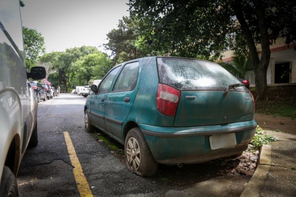 carro abandonado