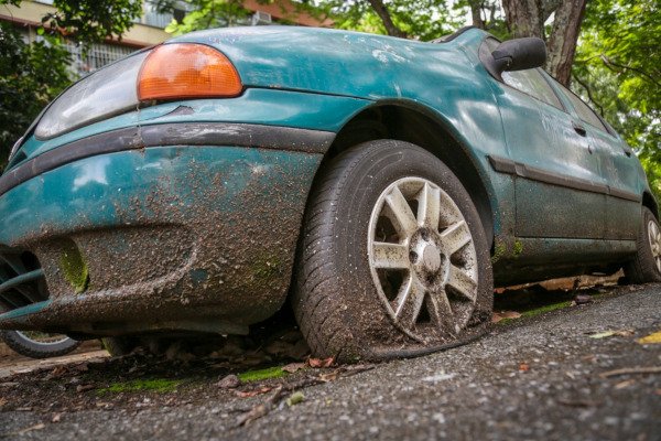 carro abandonado