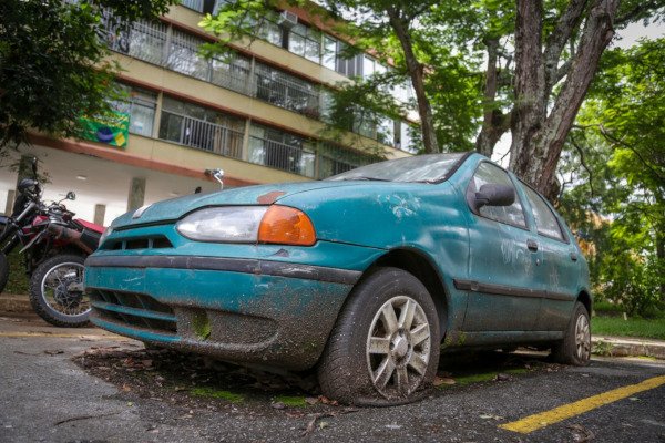 carro abandonado