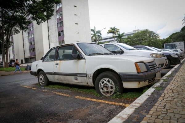 carro abandonado
