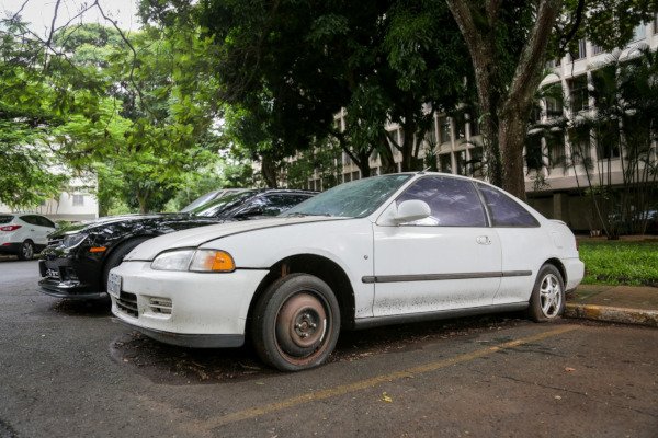 carro abandonado