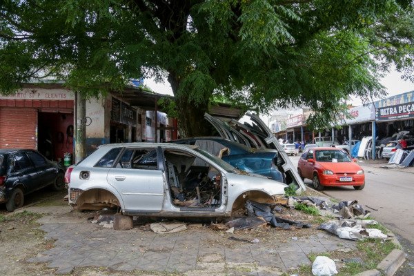 carro abandonado