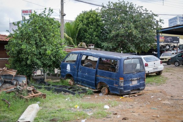 carro abandonado