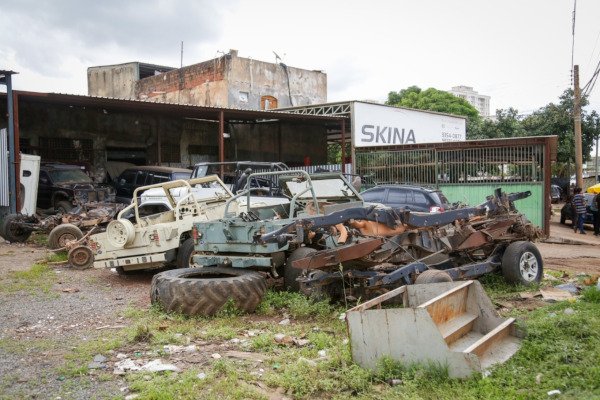 carro abandonado