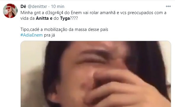 Anitta em boate e internet critica