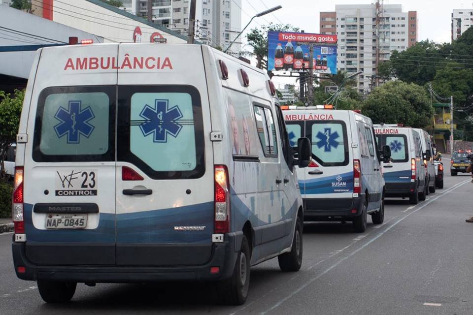 Ambulancias levam pacientes de Manaus para outros estados