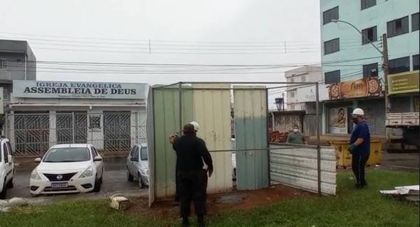DF Legal retira quiosques e apreende camas