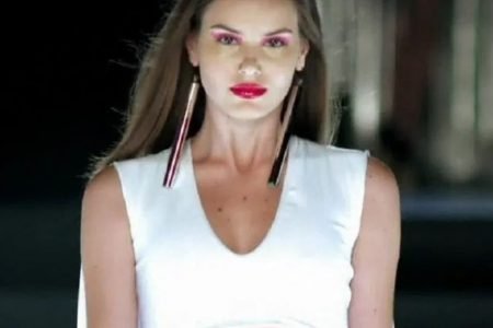 Camila Queiroz em Verdades Secretas