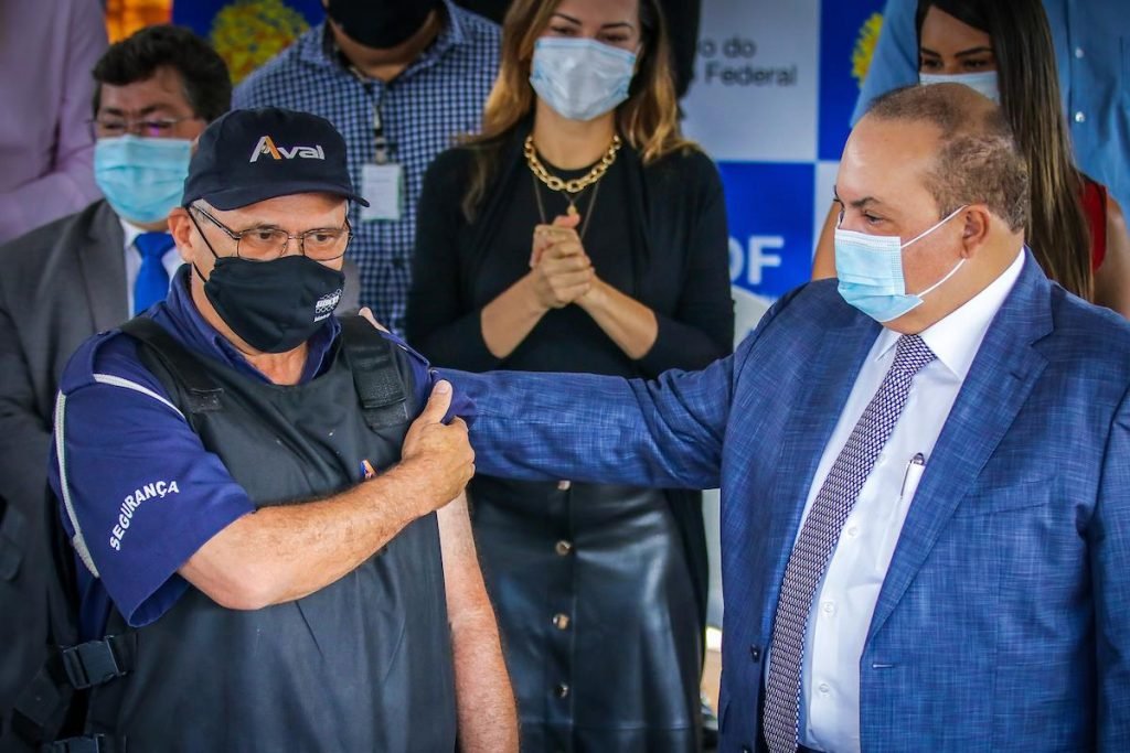 Vigilante vacinado