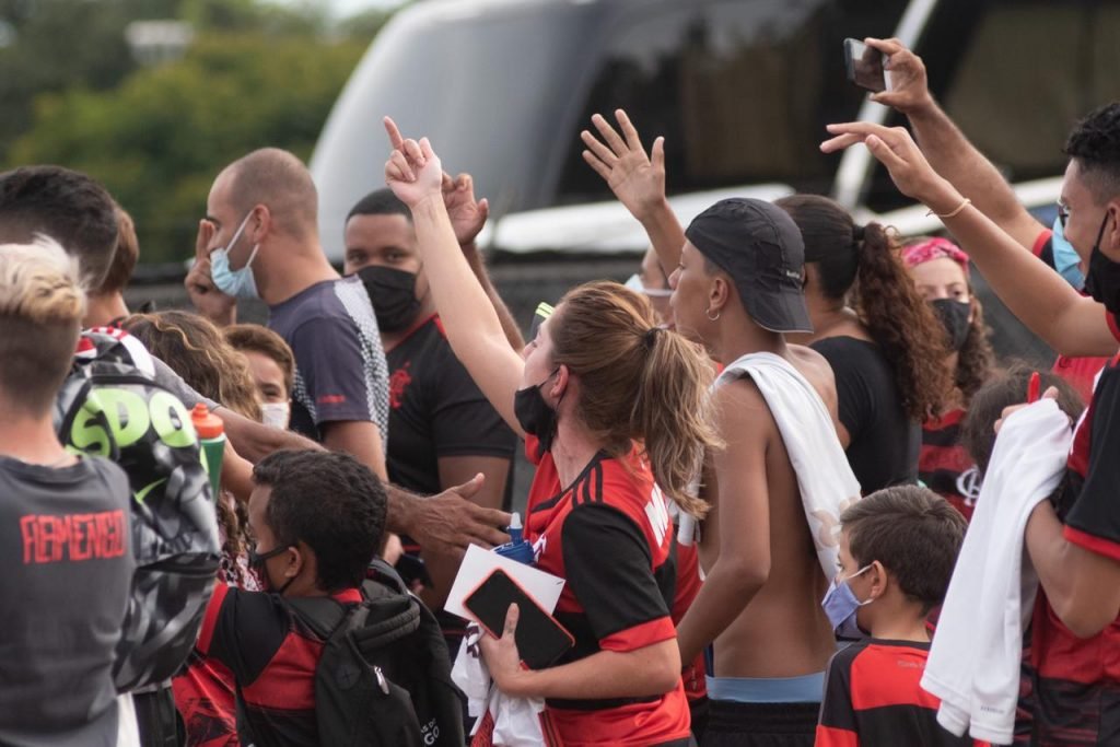 Presidente Jair Messias Bolsonaro, chega ao centro de treinamento do Brasiliense futebol clube, para assistir ao treino do Flamengo e é xingado pela torcida