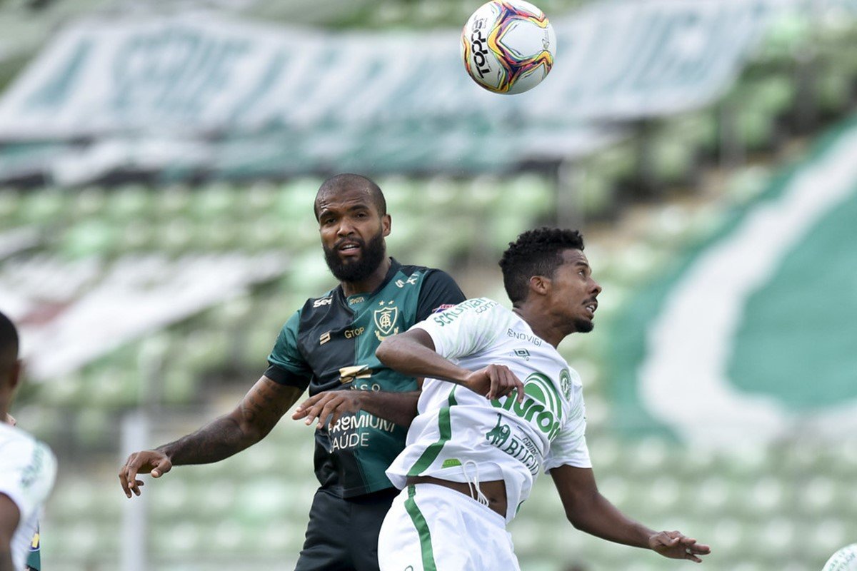 Com todos iguais em número de jogos, brigas no Brasileirão