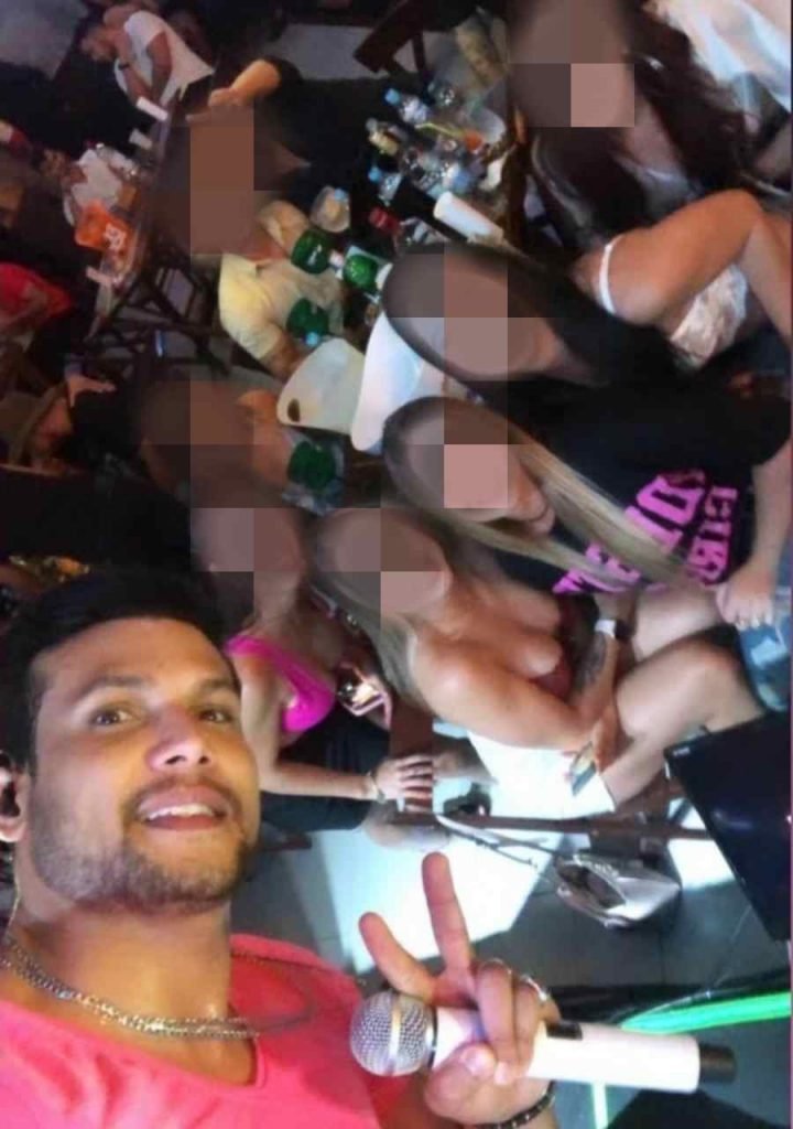 Israel Novaes teve o show interrompido