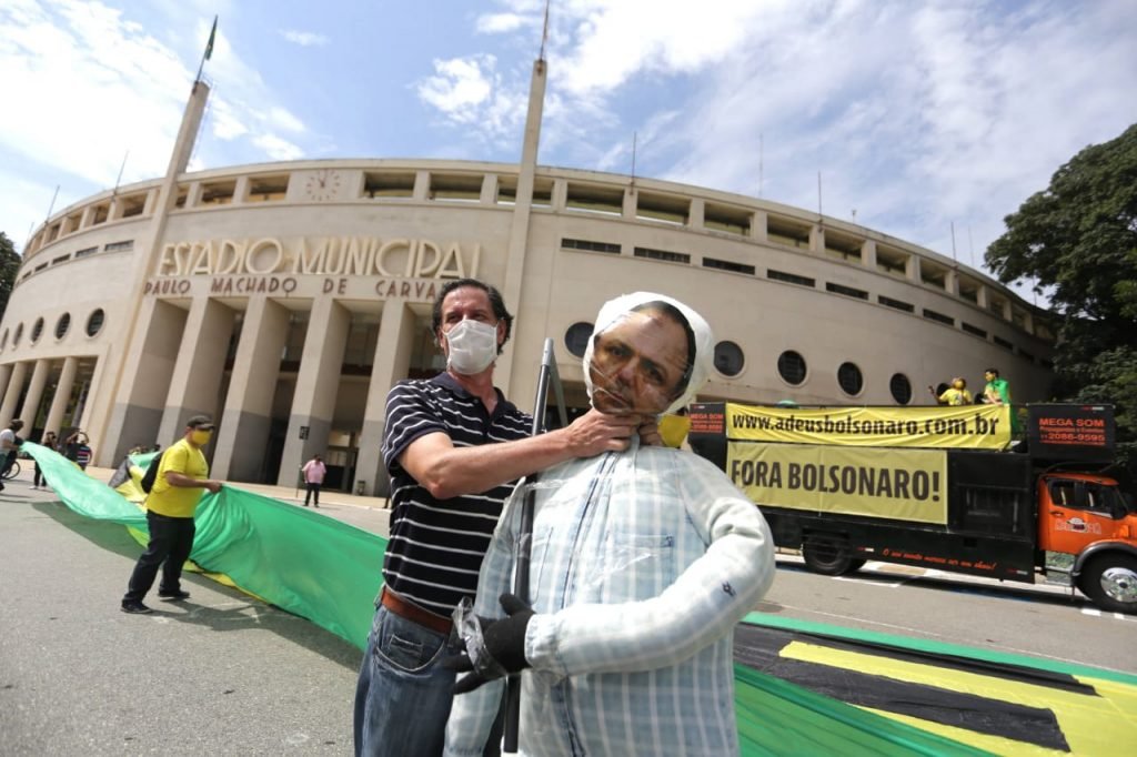Carreata organizada pelo MBL e o movimento Vem Pra Rua, contra o presidente Jair Bolsonaro e o ministro da saúde Eduardo Pazuello