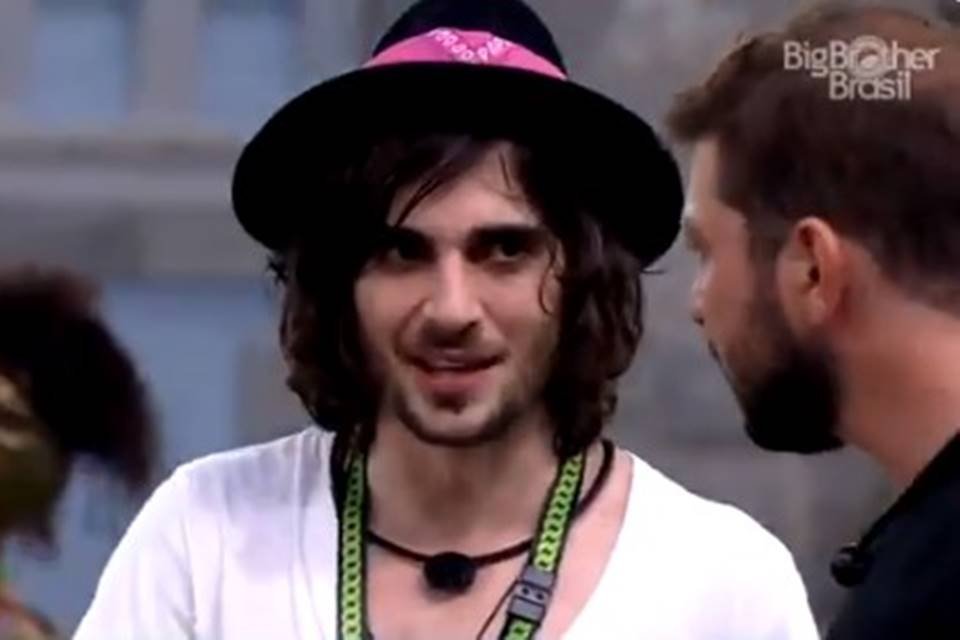Fiuk em conversa com Caio no BBB21
