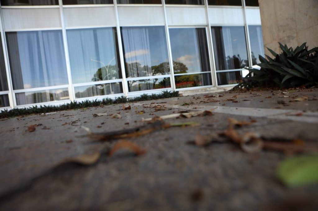 Estragos causados no Palácio do Buriti após forte chuva