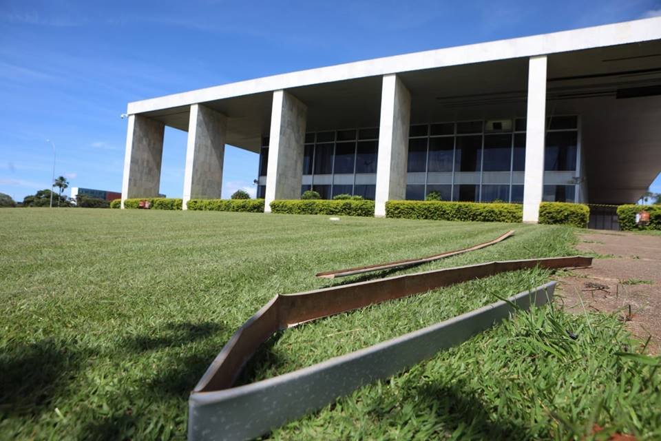 Estragos causados no Palácio do Buriti após forte chuva