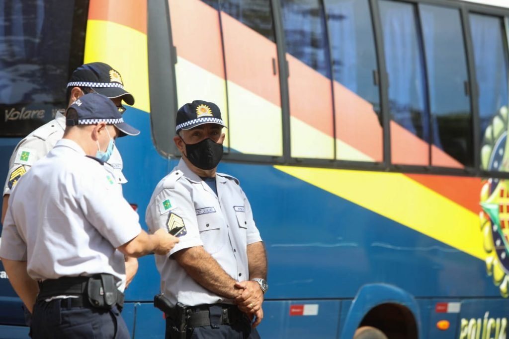 Enterro de PM assassinado no DF