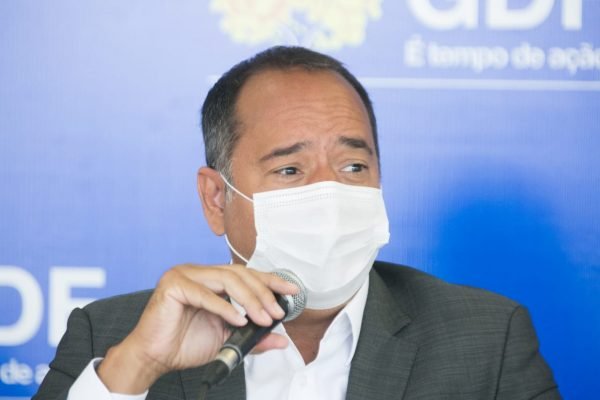 Leandro Cruz, secretário de Educação do DF