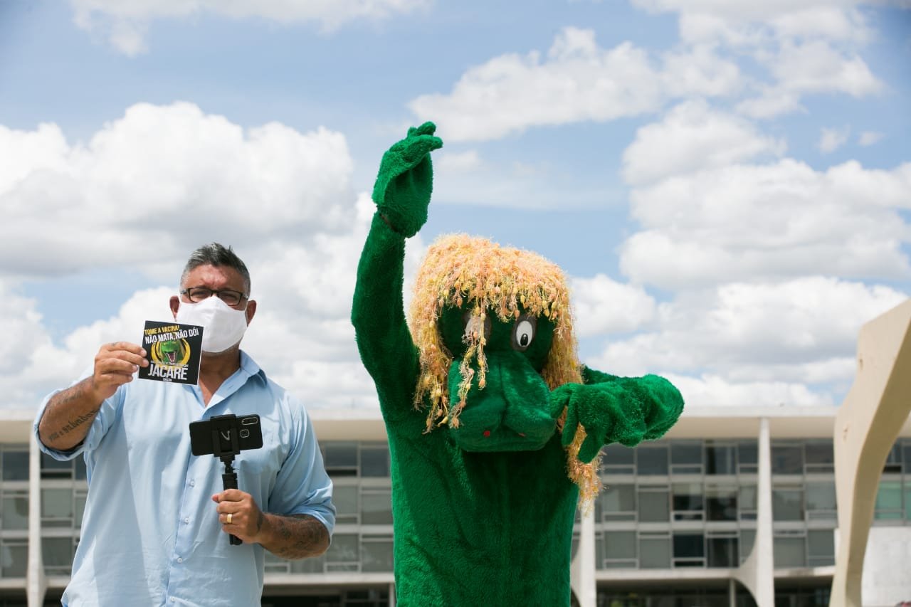 Frota põe “jacaré” em frente ao Planalto para defender importância da ...