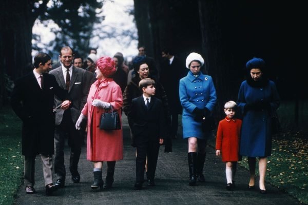 Família Real, rainha Elizabeth e príncipe Philip com os filhos Charles, Anne, Andrew e Edward