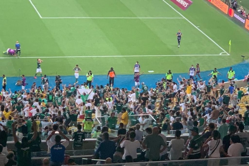Torcida do Palmeiras no Maracanã
