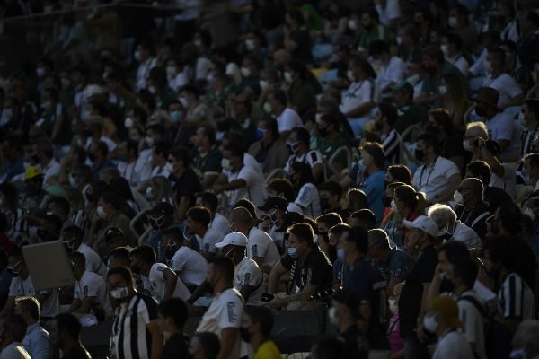 Torcida na arquibancada do Maracanã na final da Libertadores