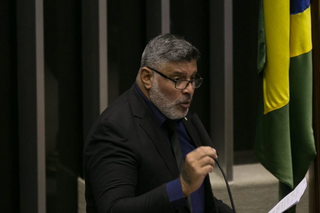 Deputado Alexandre Frota abandona candidatura em favor de Baleia Rossi