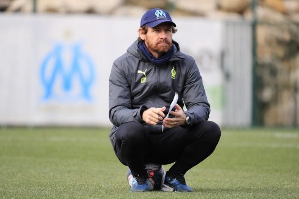 Quando me predisponho a sentar, André Villas-Bôas - Pensador