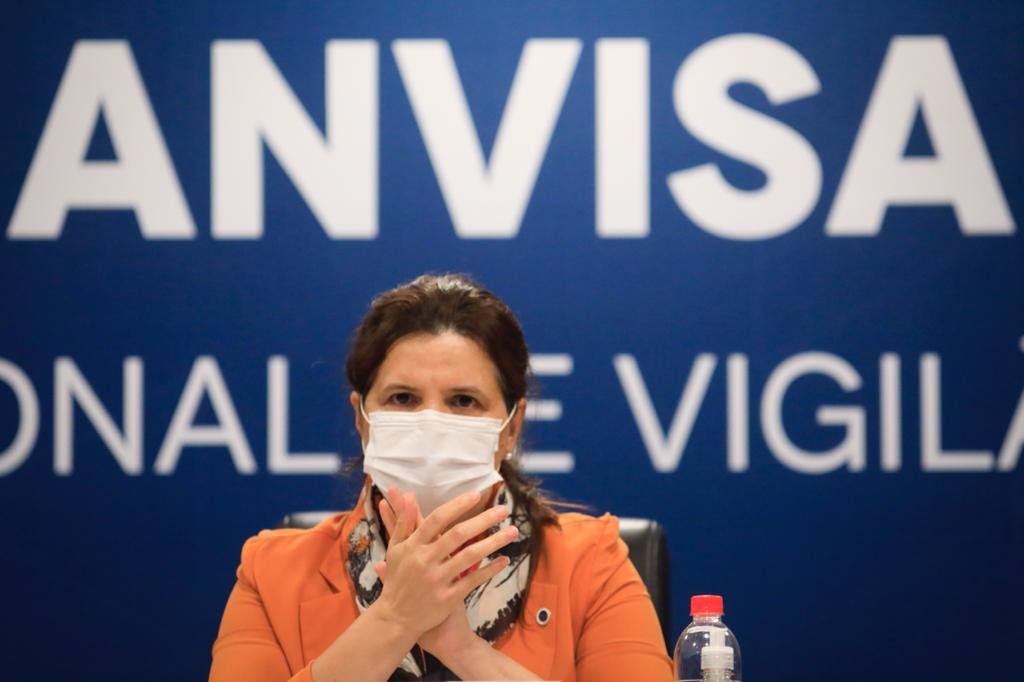 Coletiva de imprensa sobre alterações no Guia de Uso Emergencial de Vacinas contra a Covid-19 na ANVISA em Brasília