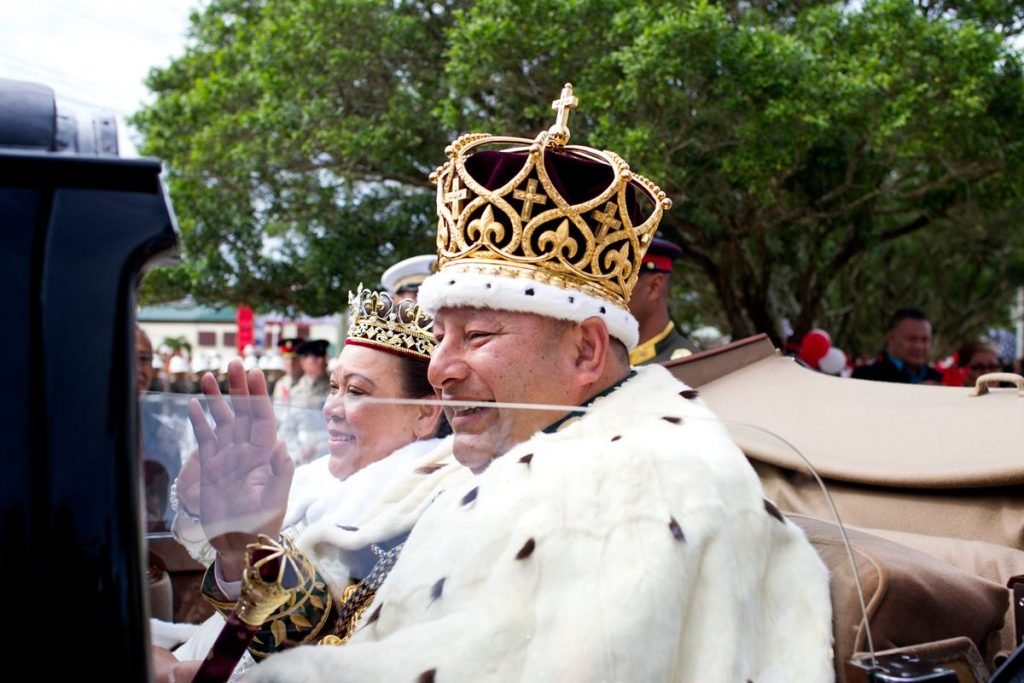 Monarca de Tonga, o rei George Tupou VI