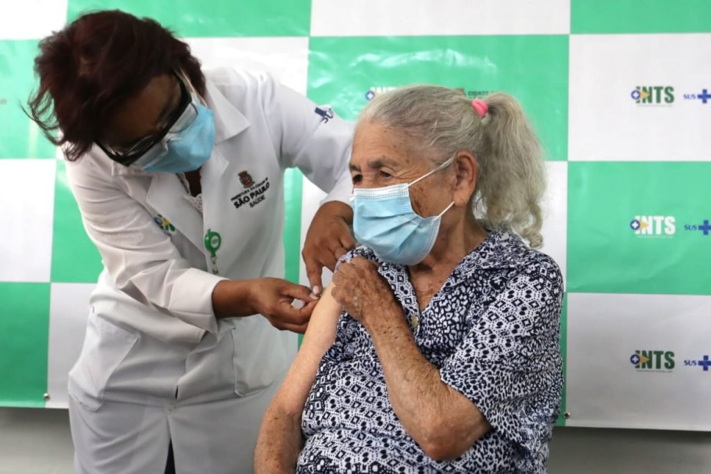 vacinação de idosos acima de 90 anos em SP2