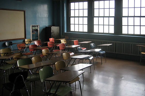 sala de aula vazia na escola